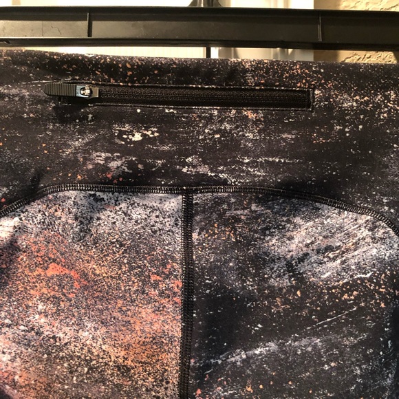 LULULEMON 🍋 - Picture 3 of 5